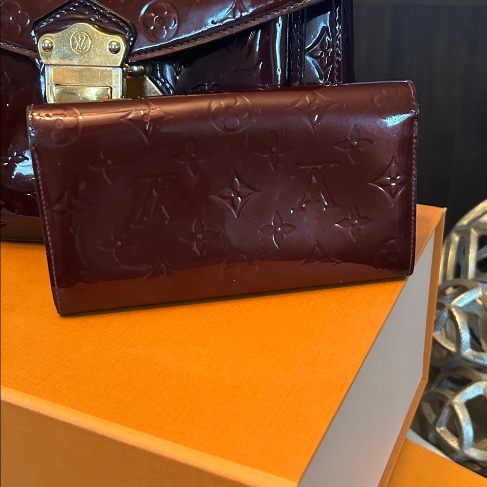 Louis Vuitton Vernis Miranda In Rouge Fauviste bag - Picture 17 of 17